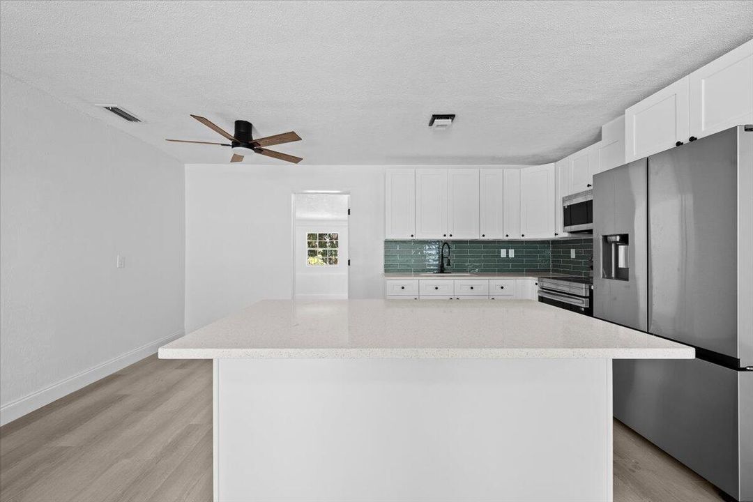 待售: $380,000 (4 贝兹, 2 浴室, 1503 平方英尺)