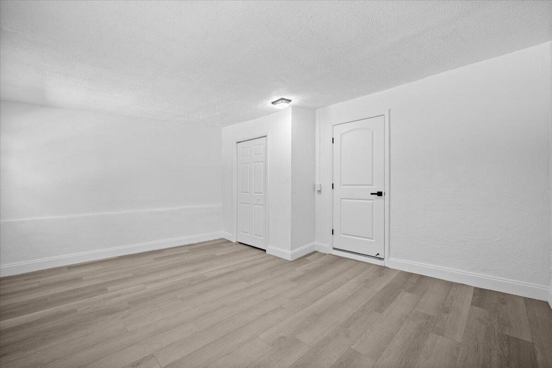 待售: $380,000 (4 贝兹, 2 浴室, 1503 平方英尺)