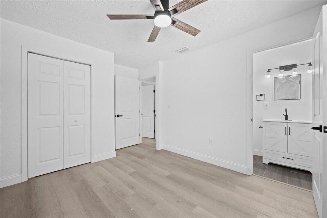 待售: $380,000 (4 贝兹, 2 浴室, 1503 平方英尺)