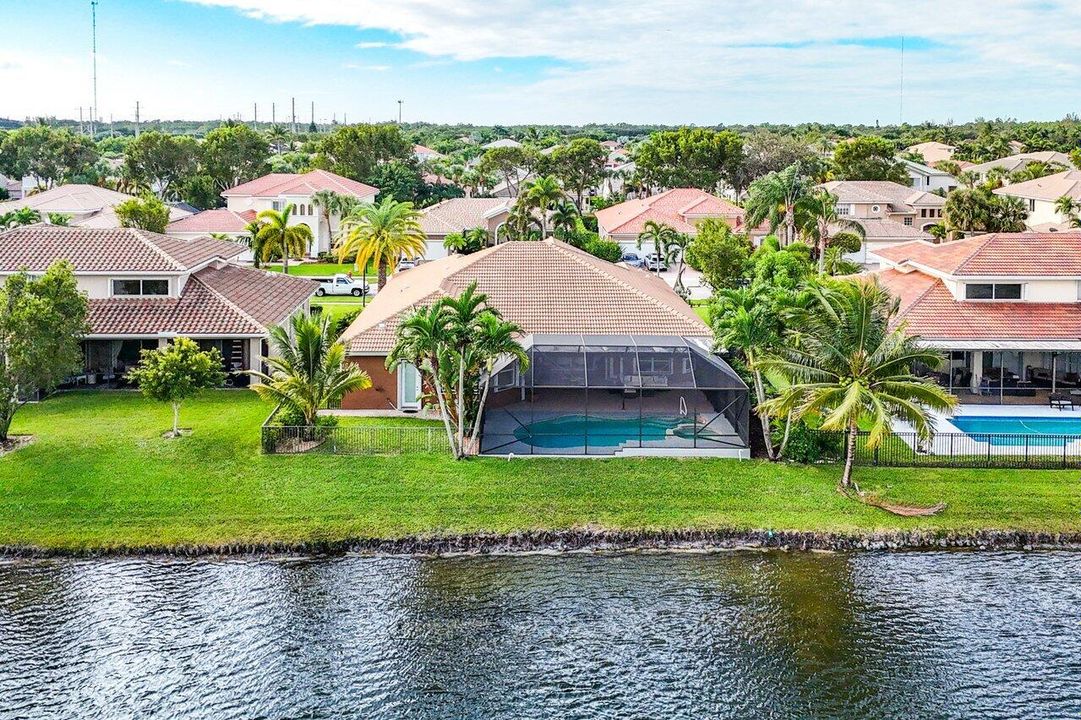 Под контрактом: $830,000 (5 спален, 3 ванн, 2980 Квадратных фут)