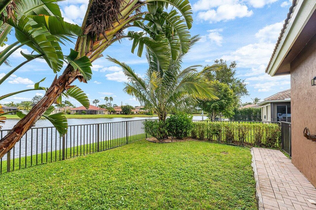 Под контрактом: $830,000 (5 спален, 3 ванн, 2980 Квадратных фут)