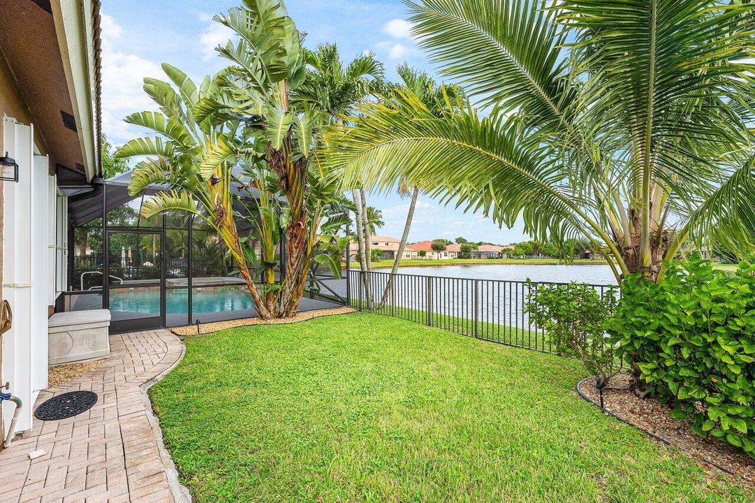 Под контрактом: $830,000 (5 спален, 3 ванн, 2980 Квадратных фут)