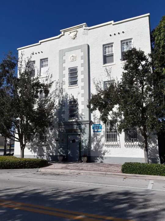 Recently Rented: $1,150 (0 beds, 1 baths, 533 Square Feet)