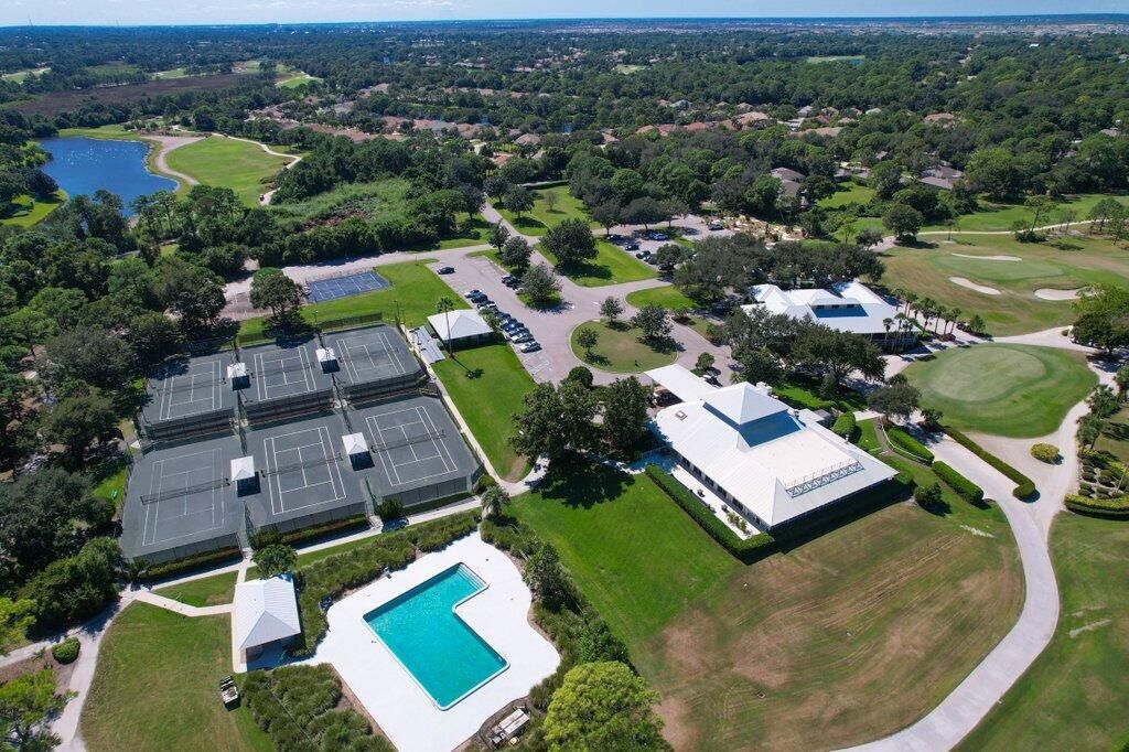 For Sale: $449,900 (3 beds, 2 baths, 1789 Square Feet)