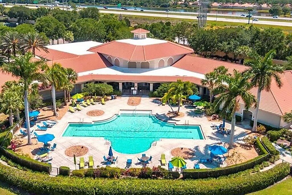 For Sale: $449,900 (3 beds, 2 baths, 1789 Square Feet)