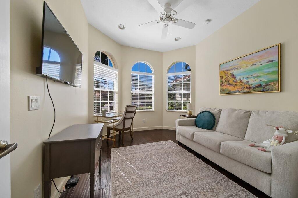 For Sale: $449,900 (3 beds, 2 baths, 1789 Square Feet)