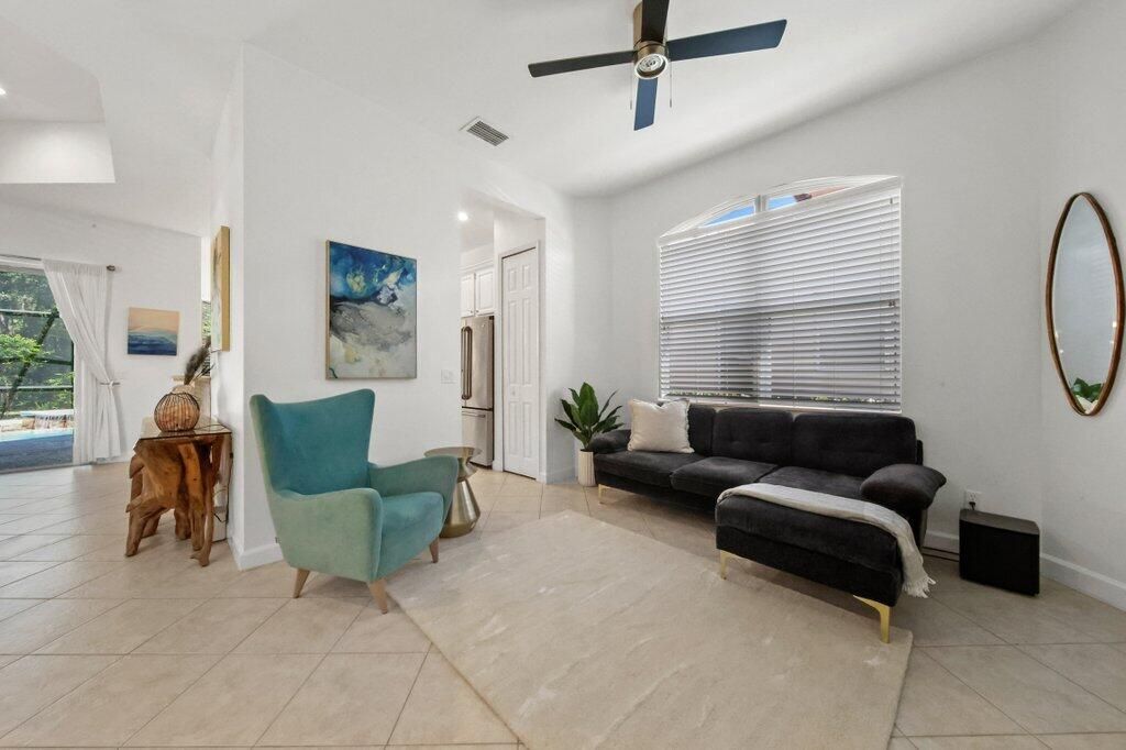 For Sale: $449,900 (3 beds, 2 baths, 1789 Square Feet)