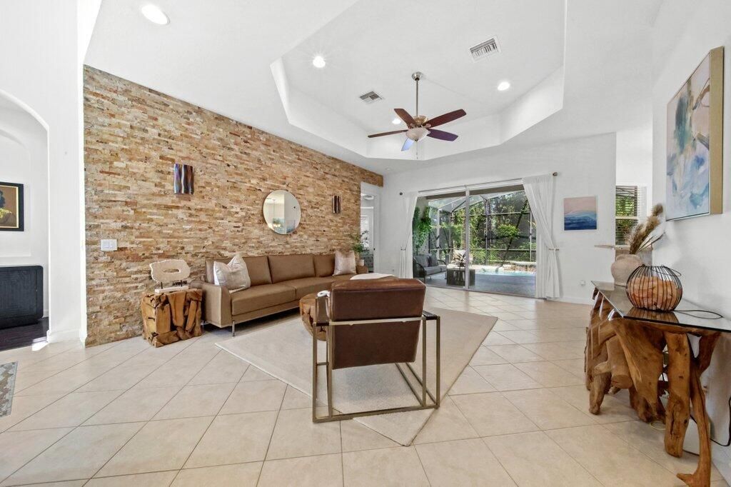 For Sale: $449,900 (3 beds, 2 baths, 1789 Square Feet)