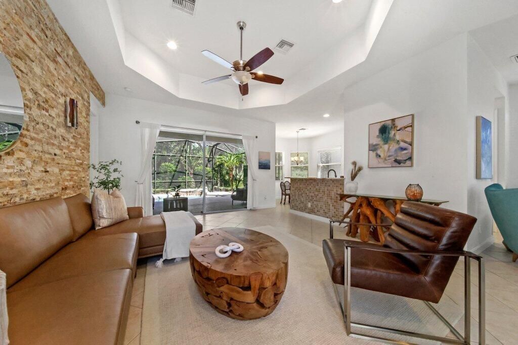 For Sale: $449,900 (3 beds, 2 baths, 1789 Square Feet)