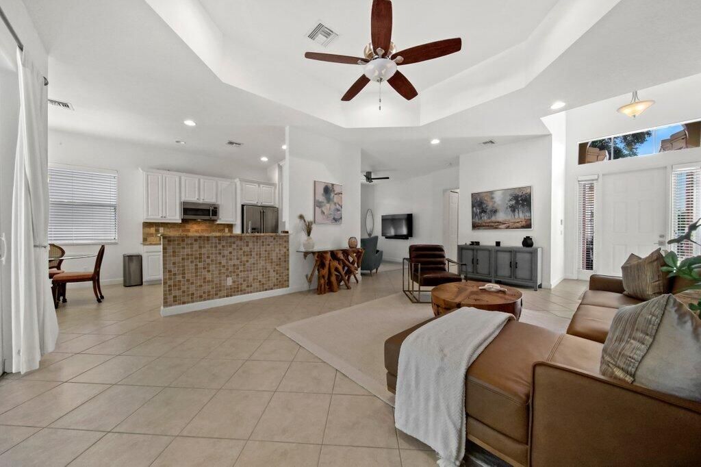 For Sale: $449,900 (3 beds, 2 baths, 1789 Square Feet)