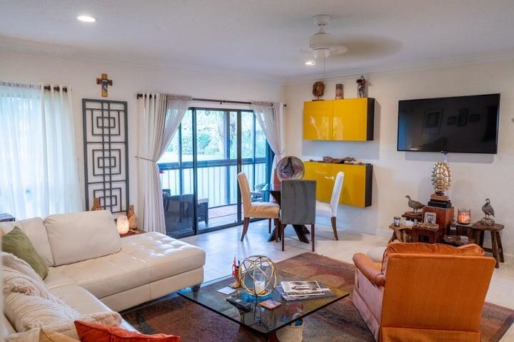 出租: $3,500 (1 贝兹, 1 浴室, 1400 平方英尺)