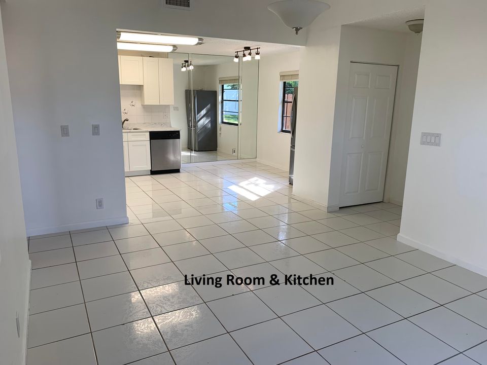 For Rent: $2,000 (2 beds, 1 baths, 841 Square Feet)