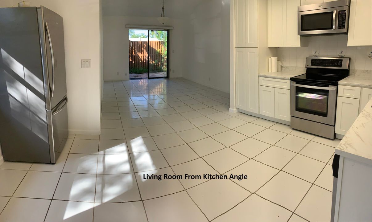 For Rent: $2,000 (2 beds, 1 baths, 841 Square Feet)