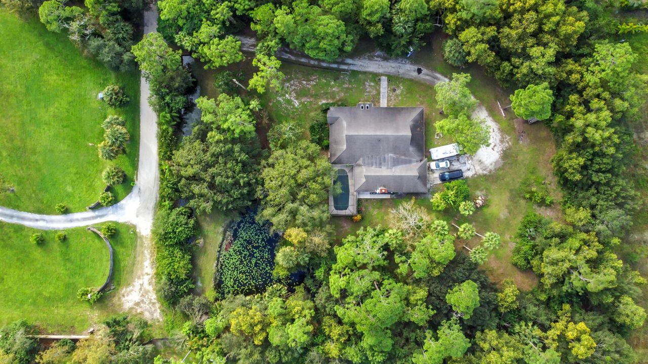 For Sale: $725,000 (3 beds, 2 baths, 2095 Square Feet)