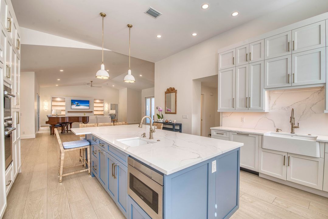 Active With Contract: $1,999,999 (5 beds, 3 baths, 3378 Square Feet)