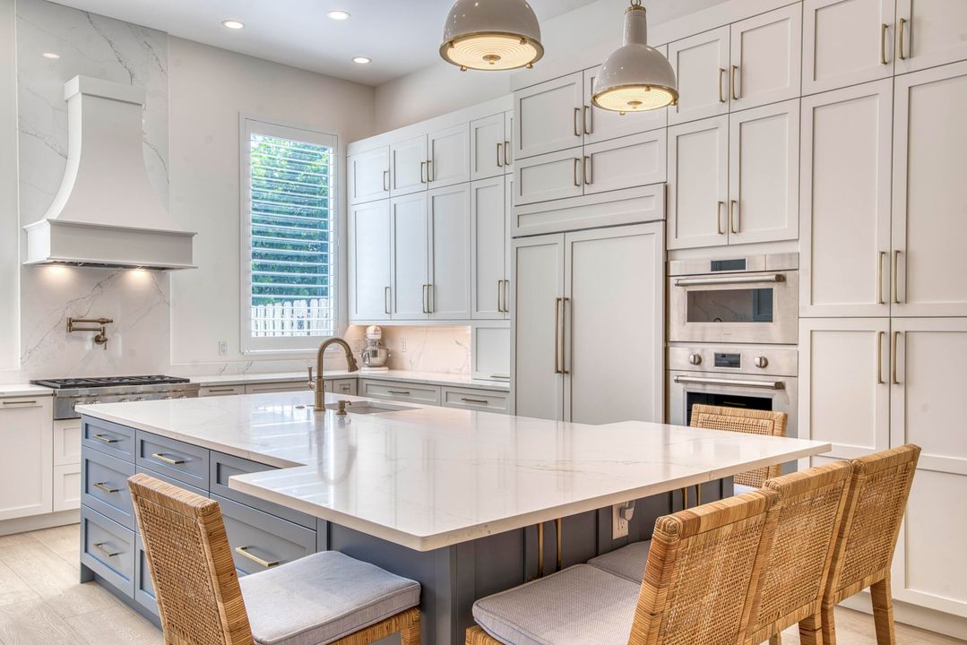 Active With Contract: $1,999,999 (5 beds, 3 baths, 3378 Square Feet)