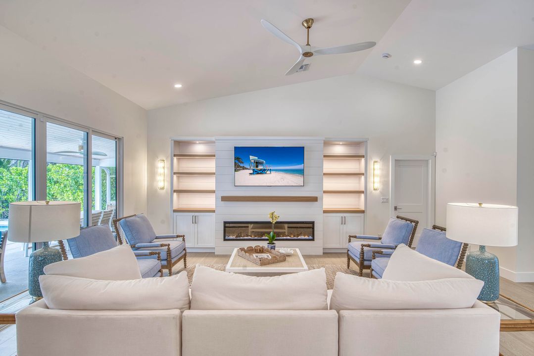 Active With Contract: $1,999,999 (5 beds, 3 baths, 3378 Square Feet)