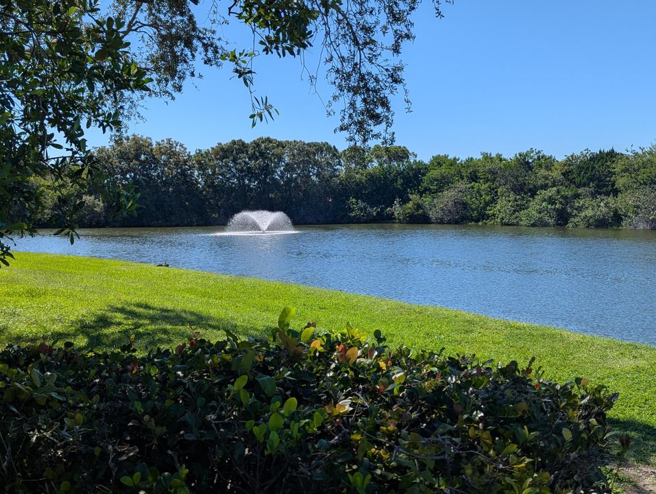 For Sale: $299,900 (2 beds, 2 baths, 1350 Square Feet)