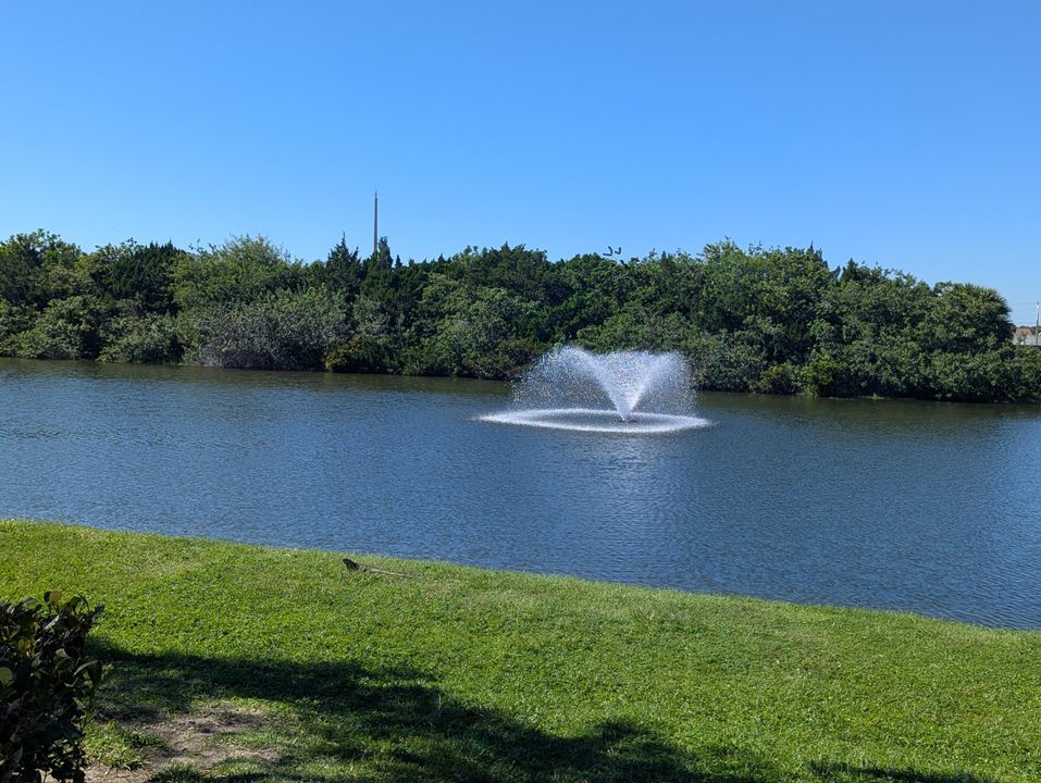 For Sale: $299,900 (2 beds, 2 baths, 1350 Square Feet)