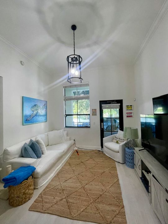 For Rent: $3,500 (2 beds, 2 baths, 1118 Square Feet)