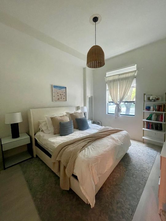 For Rent: $3,500 (2 beds, 2 baths, 1118 Square Feet)