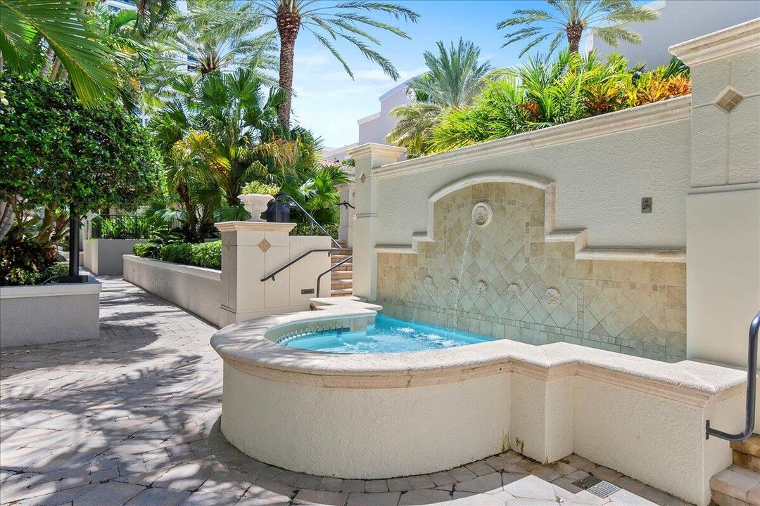 For Rent: $3,500 (2 beds, 2 baths, 1118 Square Feet)