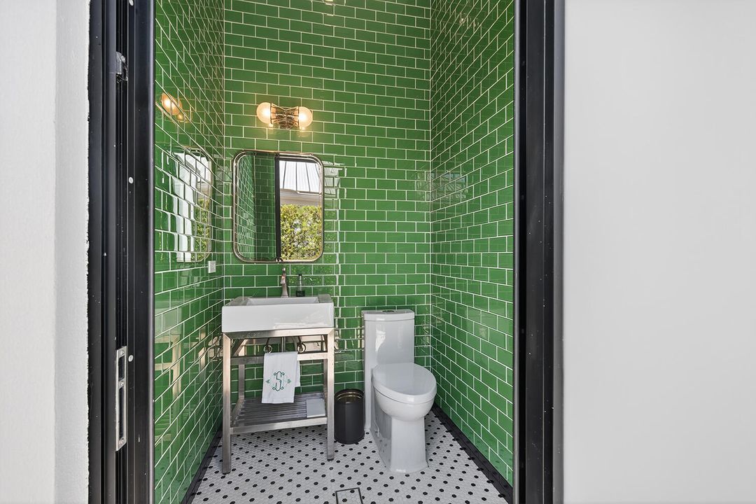 For Sale: $15,200,000 (6 beds, 6 baths, 7046 Square Feet)