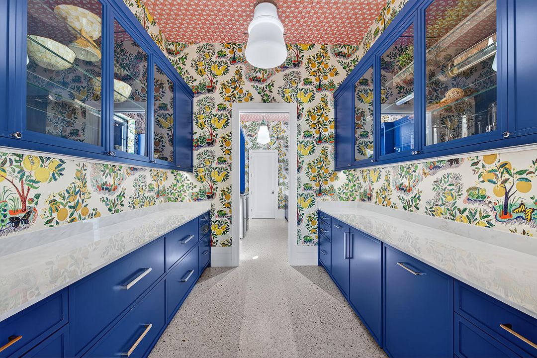 For Sale: $15,200,000 (6 beds, 6 baths, 7046 Square Feet)