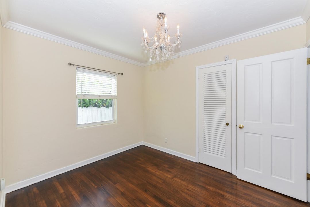 Active With Contract: $924,900 (3 beds, 2 baths, 1219 Square Feet)