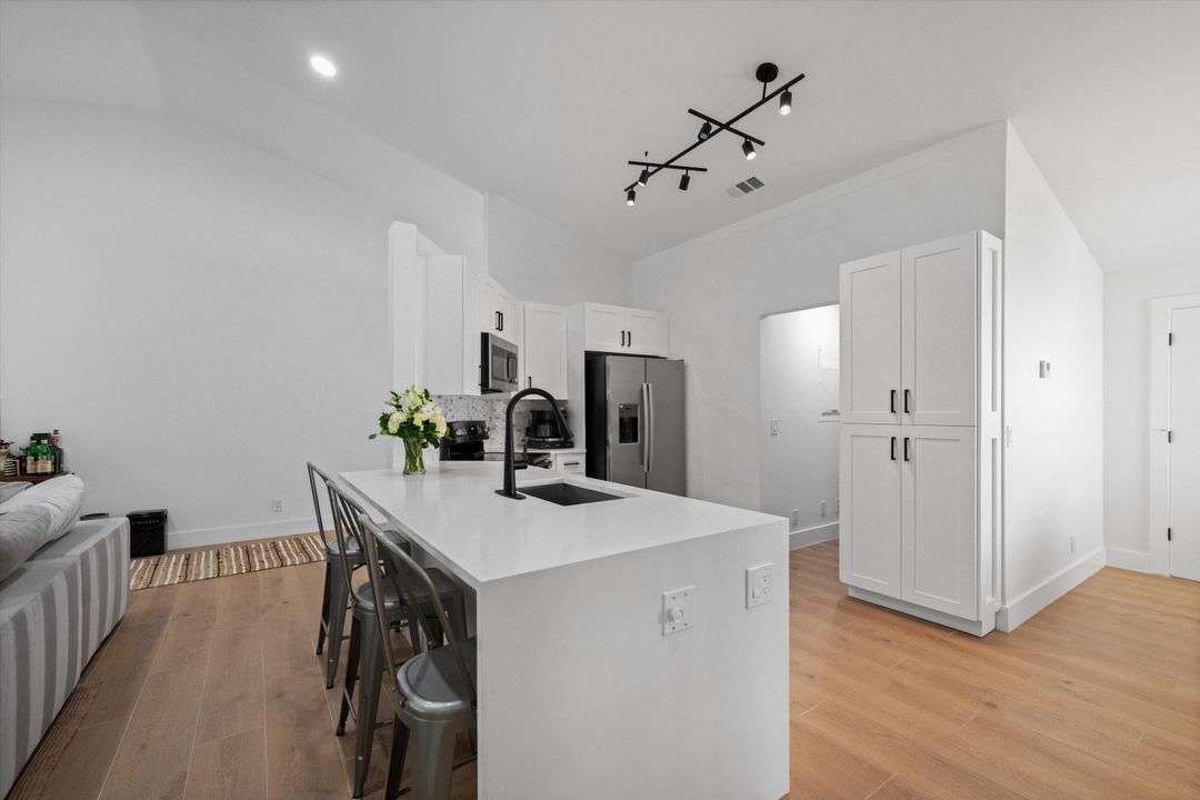 На продажу: $469,000 (3 спален, 2 ванн, 1400 Квадратных фут)