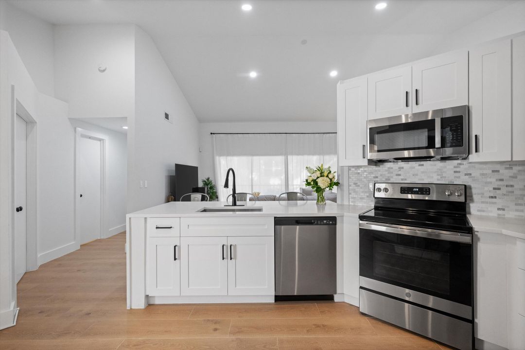 На продажу: $469,000 (3 спален, 2 ванн, 1400 Квадратных фут)