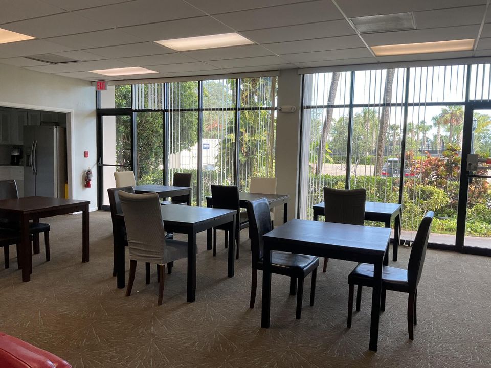 待售: $299,000 (2 贝兹, 2 浴室, 1206 平方英尺)