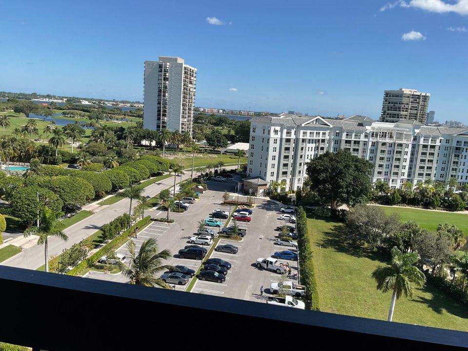 For Rent: $2,200 (2 beds, 2 baths, 1294 Square Feet)