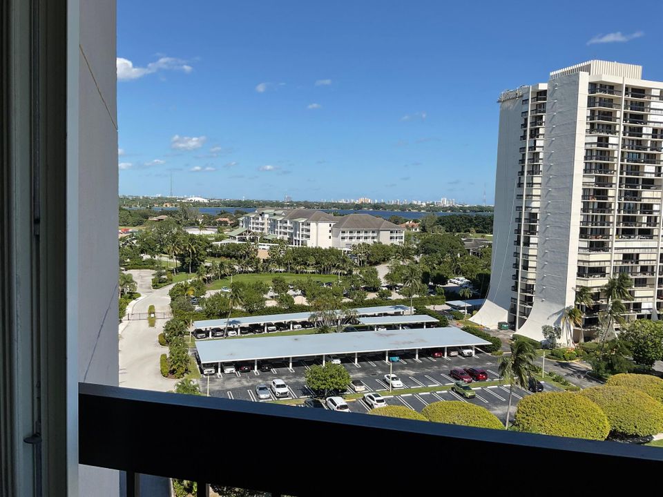 For Rent: $2,200 (2 beds, 2 baths, 1294 Square Feet)