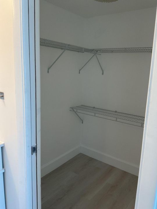 For Rent: $2,200 (2 beds, 2 baths, 1294 Square Feet)