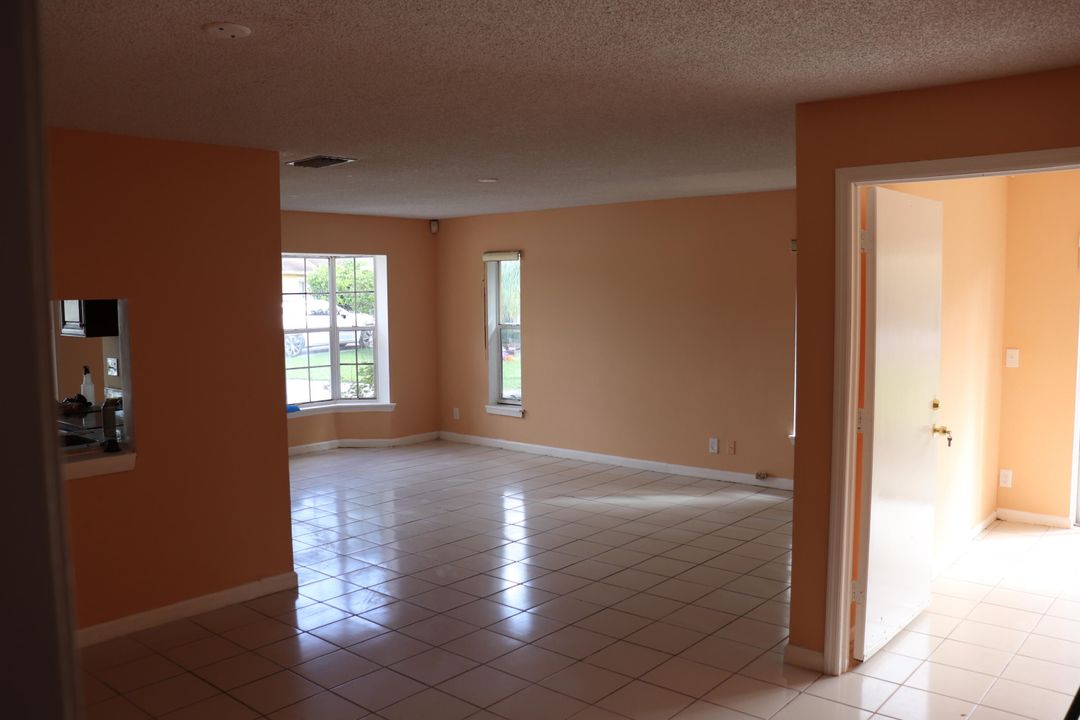 Под контрактом: $2,600 (3 спален, 2 ванн, 1253 Квадратных фут)