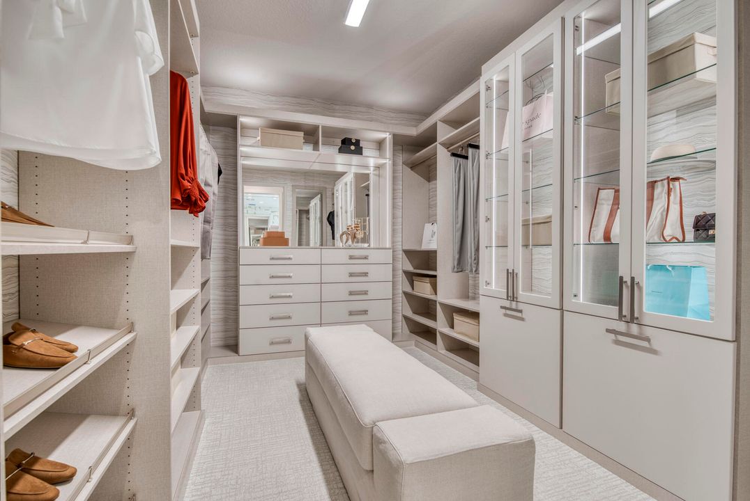 For Sale: $1,452,900 (5 beds, 7 baths, 4267 Square Feet)