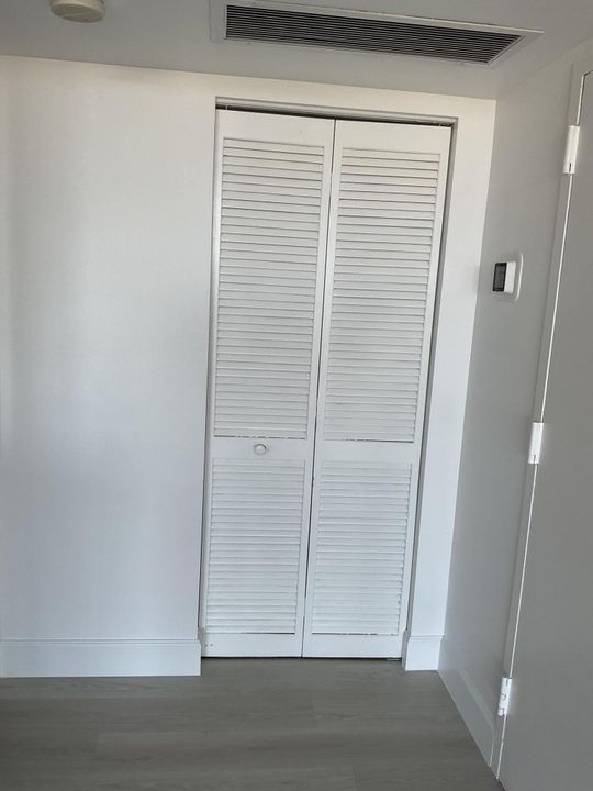 For Rent: $2,200 (2 beds, 2 baths, 1294 Square Feet)