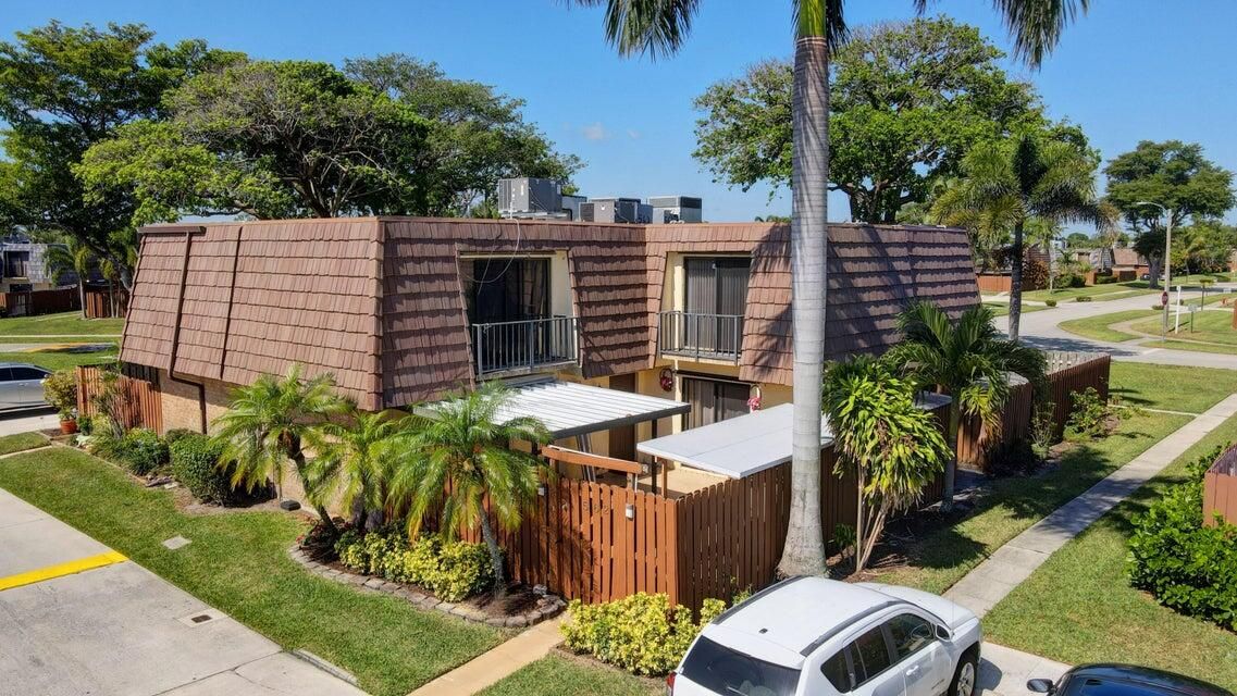 En Venta: $299,000 (2 camas, 2 baños, 1372 Pies cuadrados)