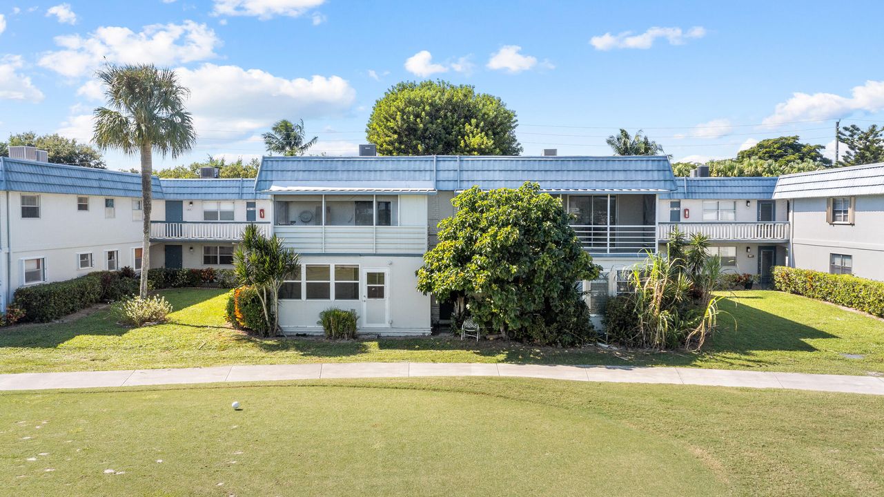 For Sale: $109,900 (1 beds, 1 baths, 720 Square Feet)