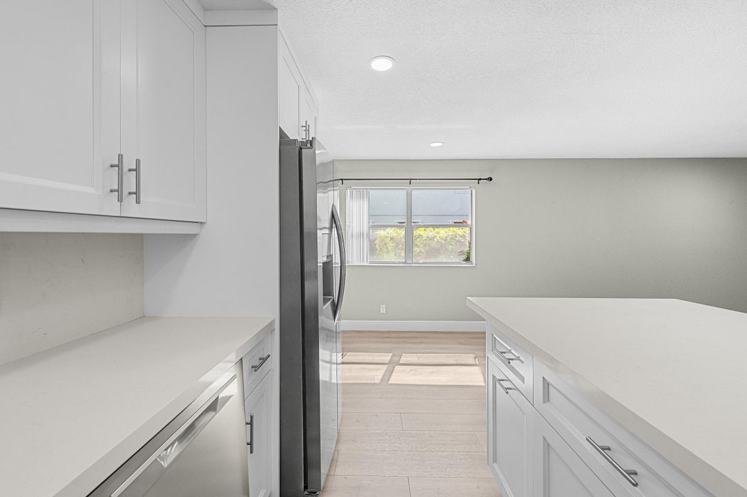 For Sale: $109,900 (1 beds, 1 baths, 720 Square Feet)