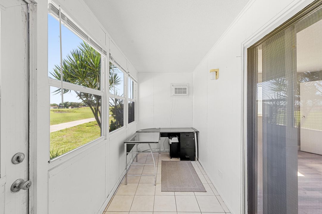 For Sale: $109,900 (1 beds, 1 baths, 720 Square Feet)