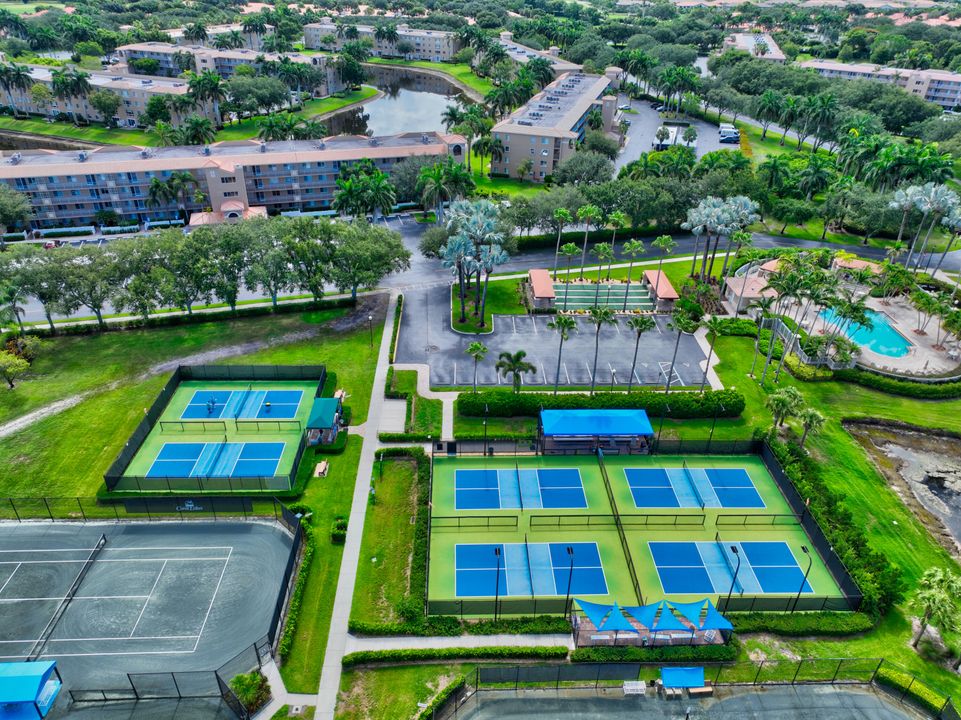 Active With Contract: $329,000 (3 beds, 2 baths, 1658 Square Feet)