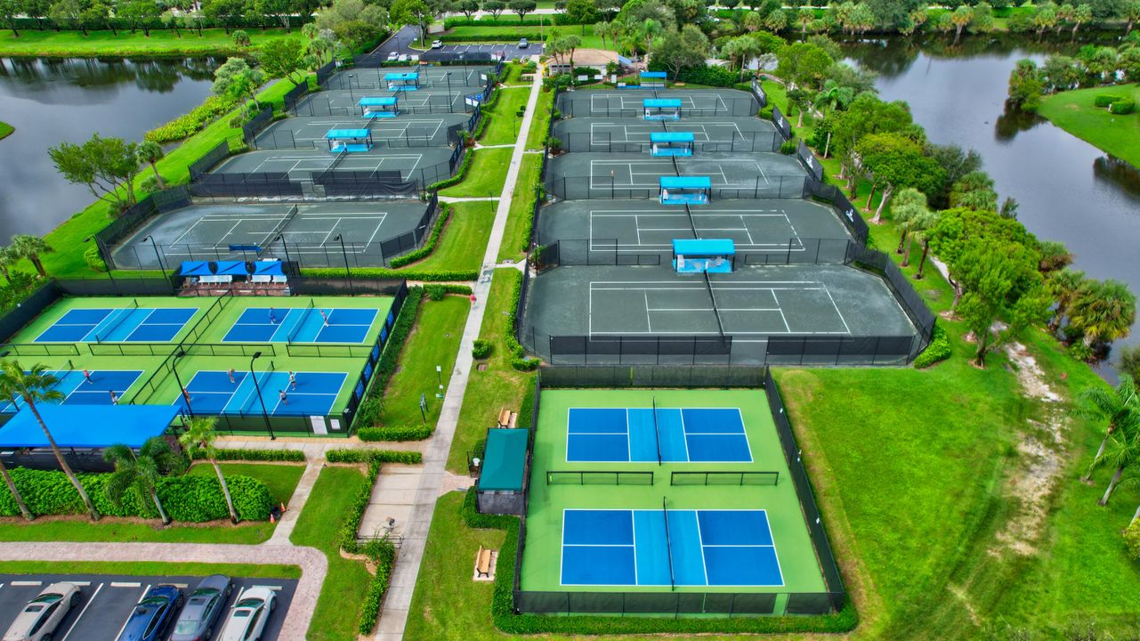 Active With Contract: $329,000 (3 beds, 2 baths, 1658 Square Feet)