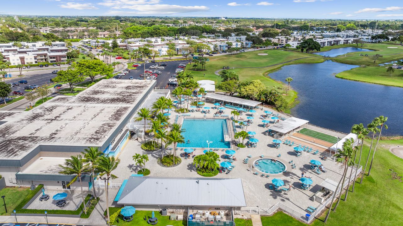 For Sale: $109,900 (1 beds, 1 baths, 720 Square Feet)