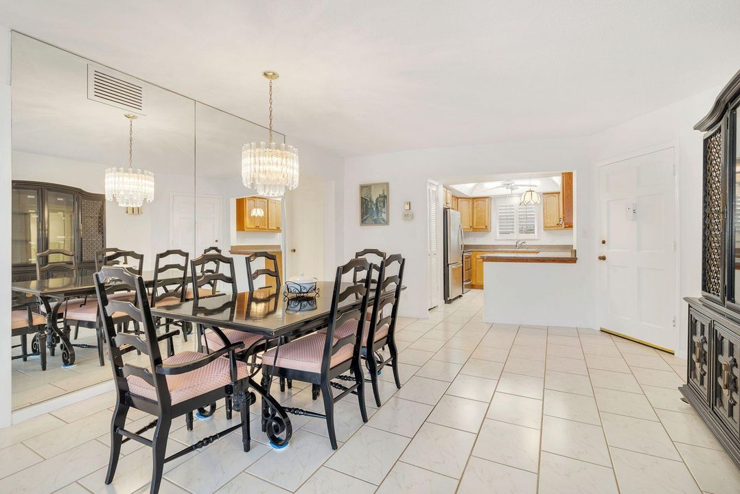 待售: $295,000 (2 贝兹, 2 浴室, 1178 平方英尺)