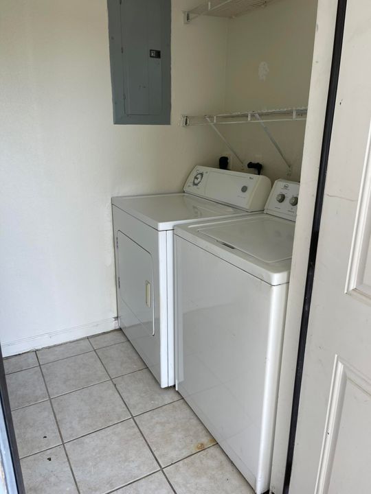 For Rent: $2,000 (2 beds, 2 baths, 960 Square Feet)