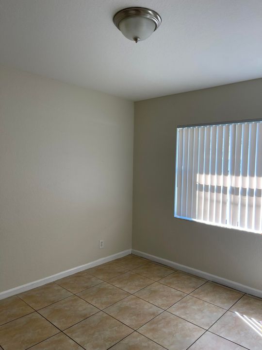 For Rent: $2,000 (2 beds, 2 baths, 960 Square Feet)