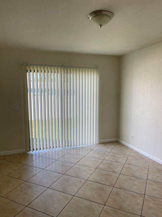 For Rent: $2,000 (2 beds, 2 baths, 960 Square Feet)
