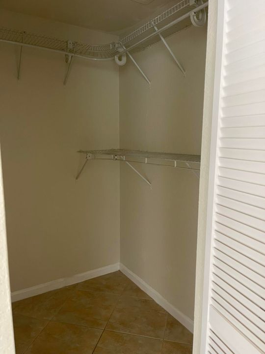 For Rent: $2,000 (2 beds, 2 baths, 960 Square Feet)